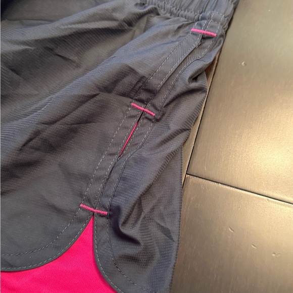 NWT!! Speedo Grey and Pink Athletic Shorts Moisture-Wicking Design - Picture 6 of 6